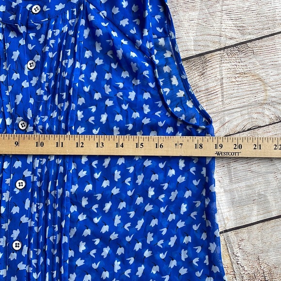 CABI Sleeveless Blouse Sz. S - Picture 6 of 8